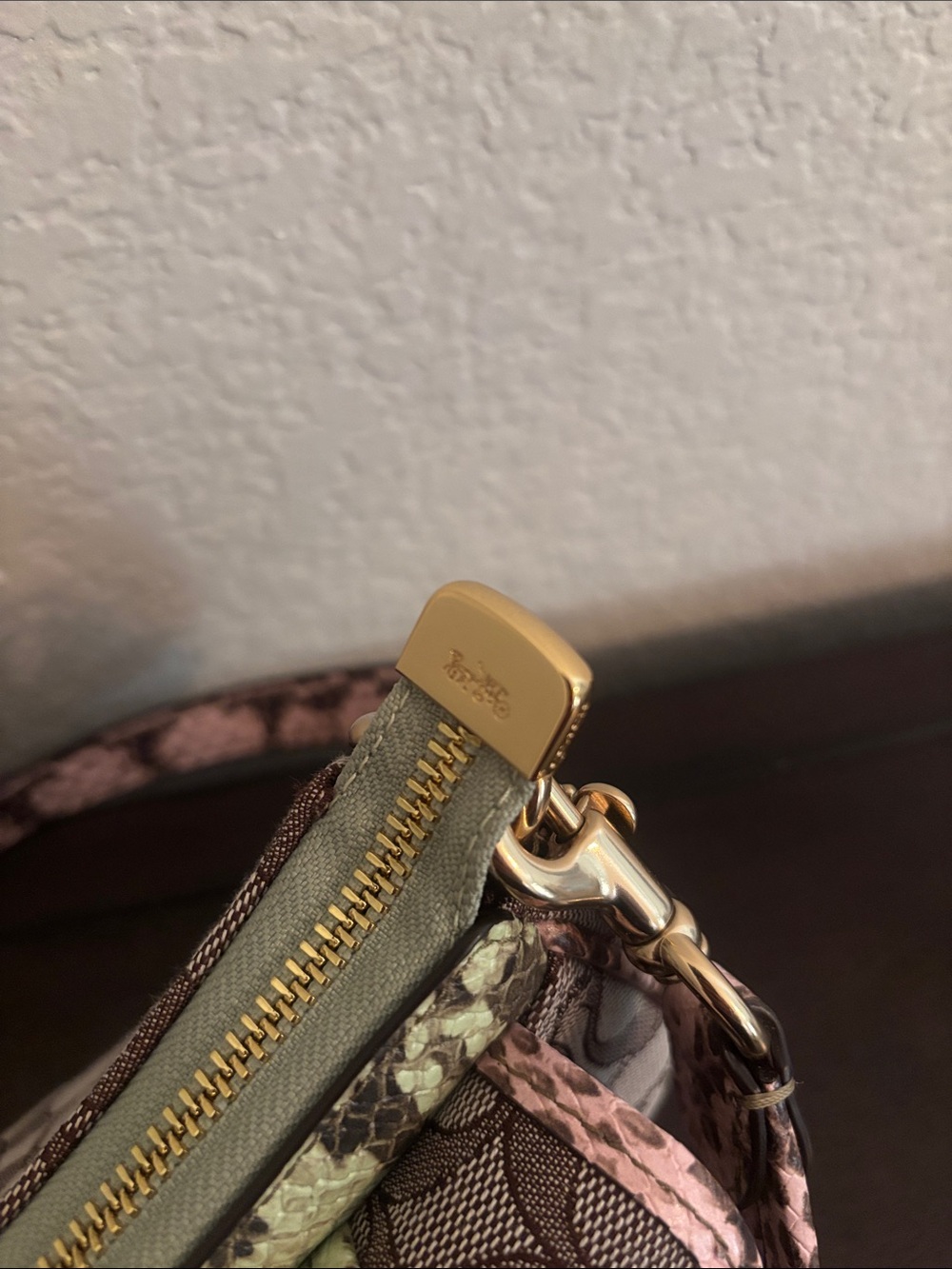 Coach Ashton Shoulder Bag In Signature Jacquard GOLD/OAK MULTI Like New w/Straps - Picture 6 of 16
